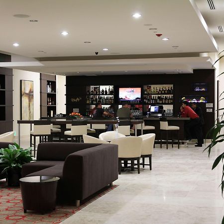Embassy Suites Ontario - Airport Интерьер фото