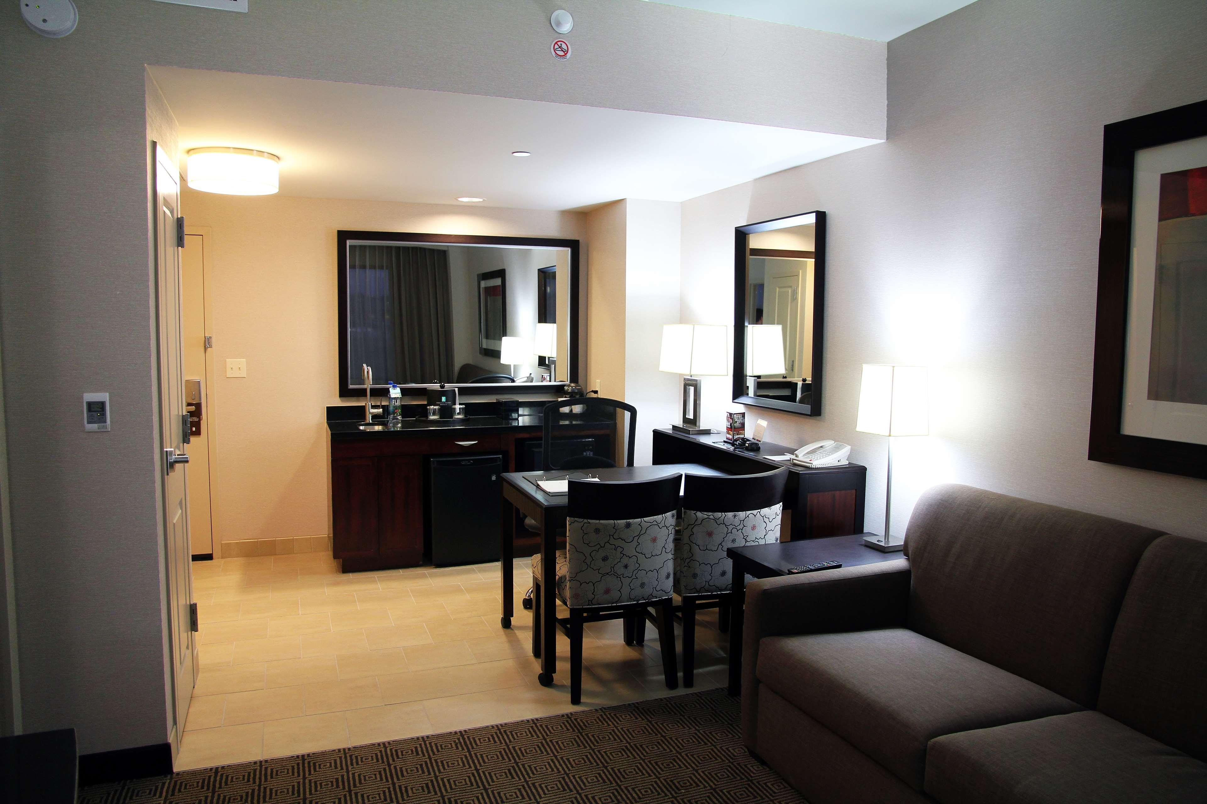 Embassy Suites Ontario - Airport Номер фото