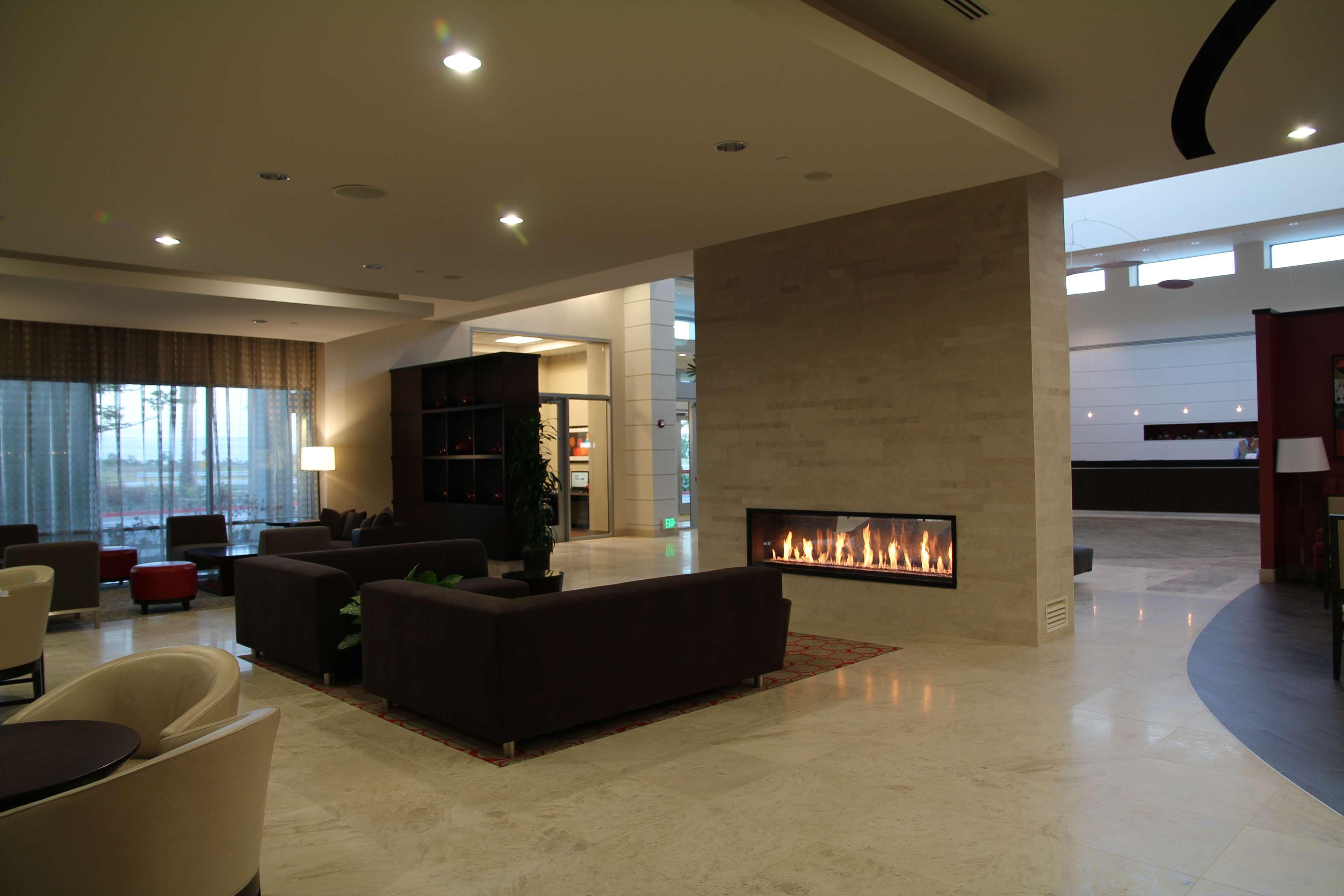 Embassy Suites Ontario - Airport Интерьер фото