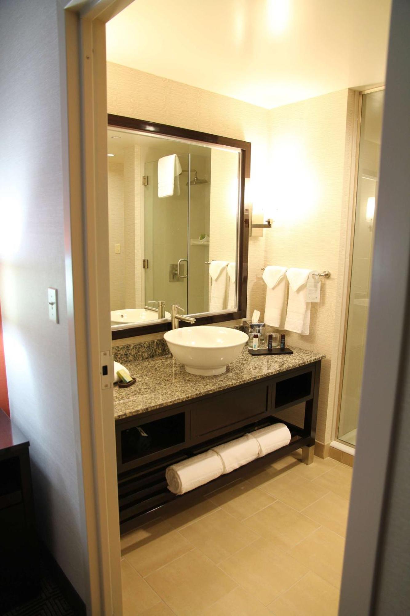 Embassy Suites Ontario - Airport Экстерьер фото