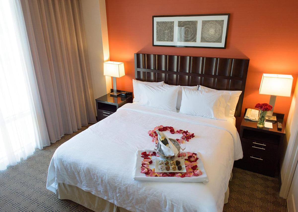 Embassy Suites Ontario - Airport Экстерьер фото